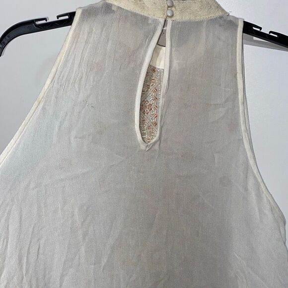 Miss Me Women's Cream Embroidered Lace Up Keyhole Back Sleeveless Blouse Small - Picture 7 of 10